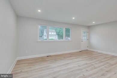 754 Maple Rd, Woodbury, NJ 08096 - photo 7