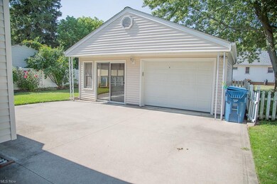 5159 E Lake Rd, Sheffield Lake, OH 44054 - photo 3