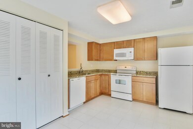 13930 Winding Ridge Ln, Centreville, VA 20121 - photo 7