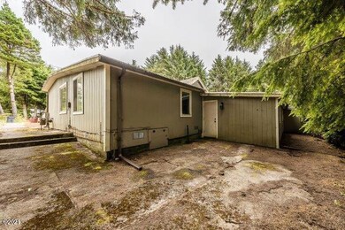 1719 SW Fleet Ave, Lincoln City, OR 97367 - photo 5