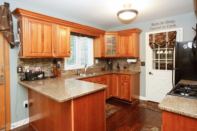 22100 robins way_06