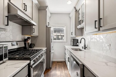 37 Middle St unit 1, Boston, MA 02127 - photo 3