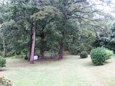 931 Straight St, Asheboro, NC 27203 - photo 6