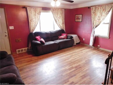 1601 E 300th St, Wickliffe, OH 44092 - photo 2