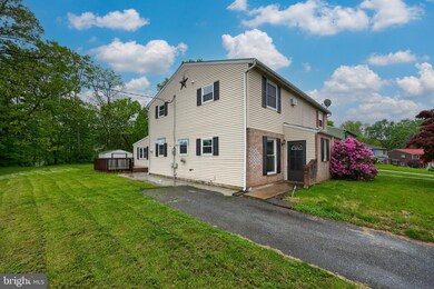578 Creekside Ln, Mount Joy, PA 17552 - photo 3