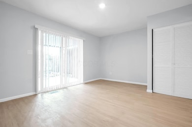 11-web-or-mls-2370-woodbrook-cir-s-152