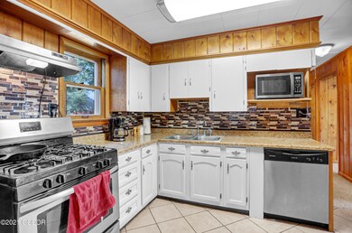 Kitchen (1)