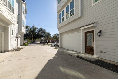 720 Link Rd unit C, Houston, TX 77009 - photo 3