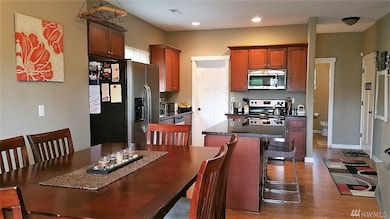 9954 Locust Ct SE, Yelm, WA 98597 - photo 7