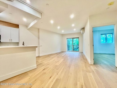 3865 Amboy Rd unit 3f, Staten Island, NY 10308 - photo 3