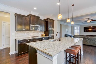 Gas stovetop and double oven are fantastic feature