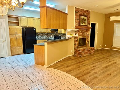 2602 Christy Cir, Durant, OK 74701 - photo 5