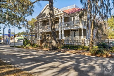8 W 37th St, Savannah, GA 31401 - photo 4
