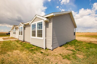 14991 Cochise St, Williston, ND 58801 - photo 2