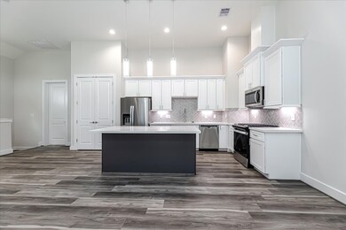 2502 W Tidwell Rd unit B, Houston, TX 77091 - photo 4