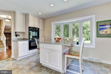 626 Falmouth Ct, Sykesville, MD 21784 - photo 5