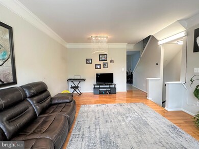 2386 Woodland Pond Ln, Herndon, VA 20171 - photo 3