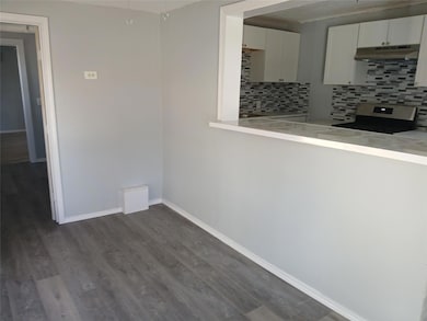 DINING AREA TO KITCHEN