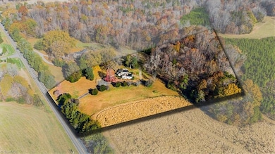 538 Plainfield Rd, Greensboro, NC 27455 - photo 3