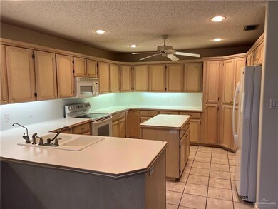 325 Rebecca Dr, Alamo, TX 78516 - photo 6