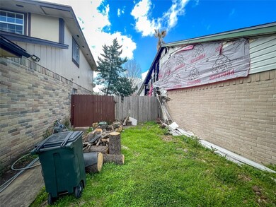 10523 Canyon Crest Ln, Houston, TX 77086 - photo 3