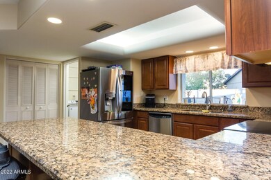 4051 W Laurel Ln, Phoenix, AZ 85029 - photo 5