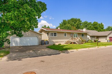 908 Spruce Dr, La Crescent, MN 55947 - photo 5