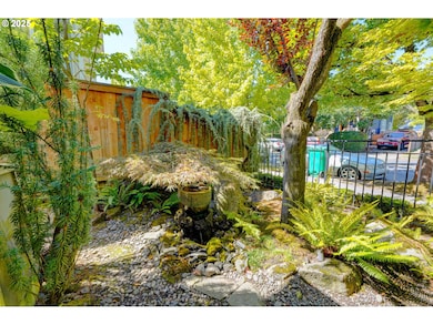 502 NE Knott St, Portland, OR 97212 - photo 5