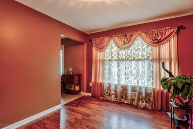004_Living Room