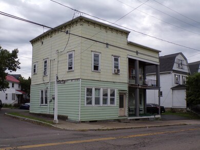 933 Scott St, Wilkes Barre, PA 18705 - photo 2