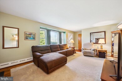 1038 Landis Ln, Hatfield, PA 19440 - photo 6