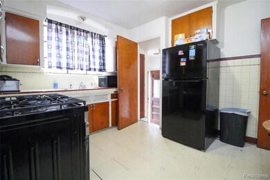 15611 Spring Garden St, Detroit, MI 48205 - photo 6