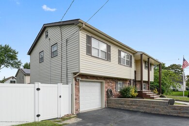 04_03Front_Exterior_mls