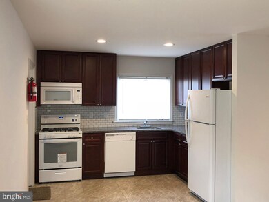 28 Blueberry Ln, Willingboro, NJ 08046 - photo 5