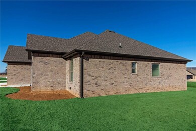 650 Captain Stockton St, Prairie Grove, AR 72753 - photo 2