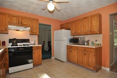 8 Long Ct, Cranston, RI 02920 - photo 7