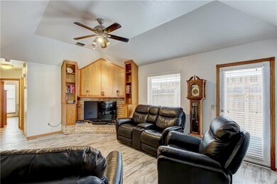 2318 Cedar Brook Dr, Moore, OK 73160 - photo 5