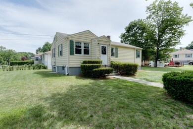 27 Kinney Dr, Worcester, MA 01602 - photo 2