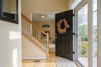 Welcome friends and family to your new home. Dinni