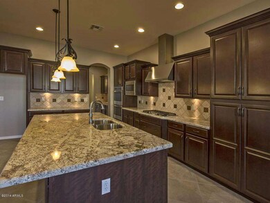 005_Gourmet Kitchen