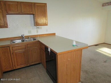 022-101671 Kitchen (2)