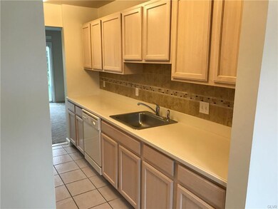 5499 Stonecroft Ln, Allentown, PA 18106 - photo 3