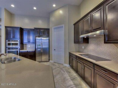 009_Kitchen .jpg