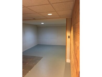 60 Unit #4 Whispering Pines unit 4, Colchester, VT 05446 - photo 2