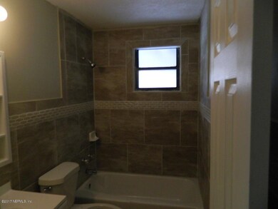 8166 Veracruz Dr, Jacksonville, FL 32211 - photo 7