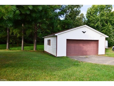 Detached Garage