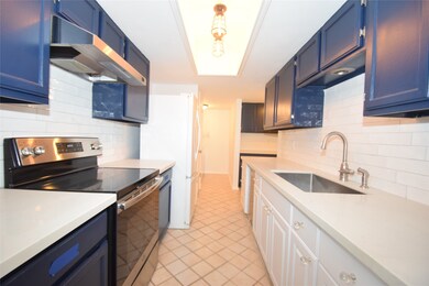 14351 Lost Meadow Ln, Houston, TX 77079 - photo 6