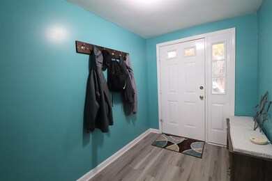 22 Walnut Cir, MerriMacK, NH 03054 - photo 3