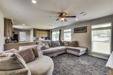 717 Sun Ct, Granbury, TX 76049 - photo 7