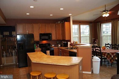 18826 Pier Trail Dr, Triangle, VA 22172 - photo 3